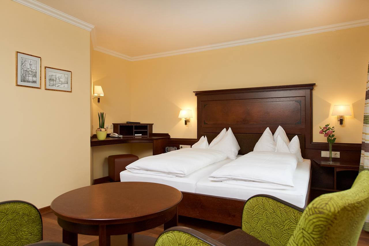 Hotel Zur Post Bad Koetzting Bagian luar foto